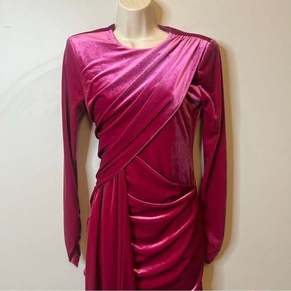 Michael Costello XREVOLVE HOLLIE MINI DRESS- magenta- size small worn once!!! - Picture 7 of 10